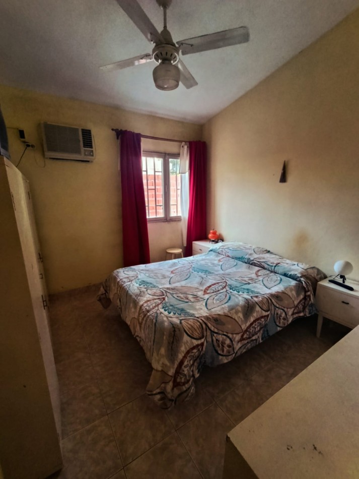 VENTA CASA 4 DORMITORIOS+SALON calle Santos Dominguez