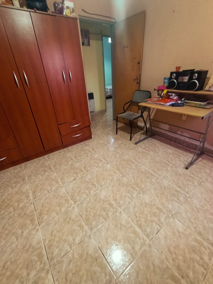 VENTA CASA 4 DORMITORIOS+SALON calle Santos Dominguez