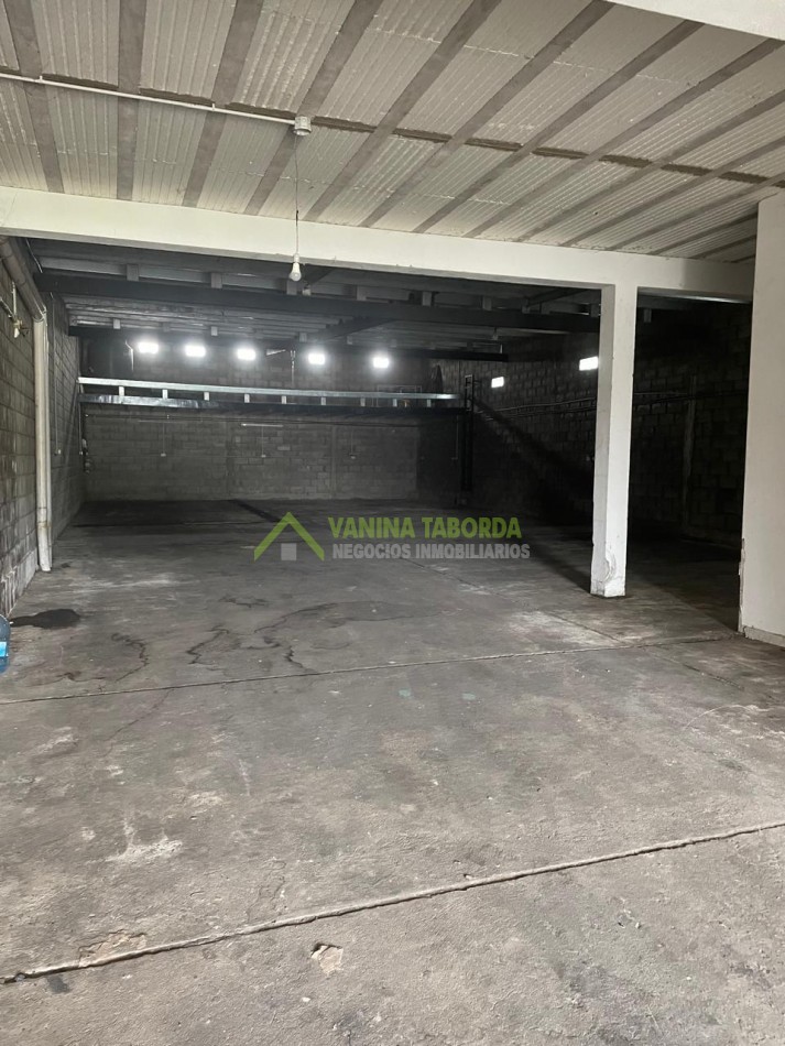GALPON en Alquiler + Departamento- Zona Av. Churruarin y Acceso Norte