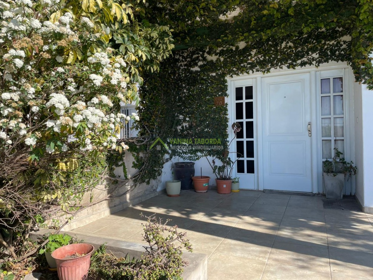 VENTA CASA AMPLIA, APTA CREDITO EN DIAMANTE
