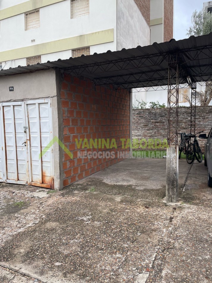 VENTA DE DEPARTAMENTO 2 DORMITORIOS Y COCHERA ZONA PARQUE .