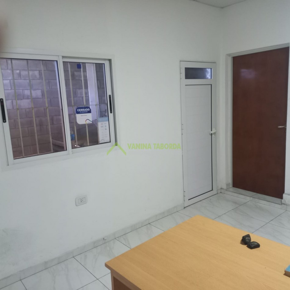 GALPON en Alquiler + Departamento- Zona Av. Churruarin y Acceso Norte