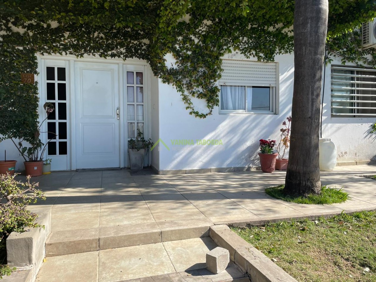 VENTA CASA AMPLIA, APTA CREDITO EN DIAMANTE