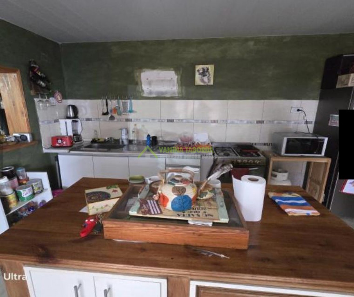 VENTA DE CASA DE 3 DORMITORIOS ZONA AEROPUERTO.