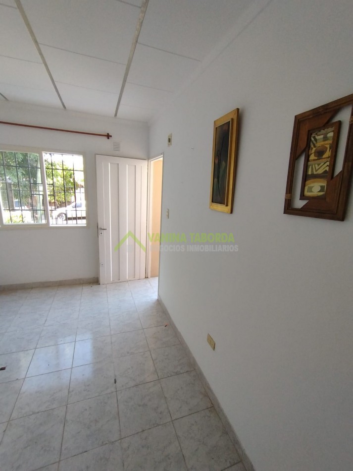 Venta de Casa Amplia en zona Brown y Gdor Crespo.