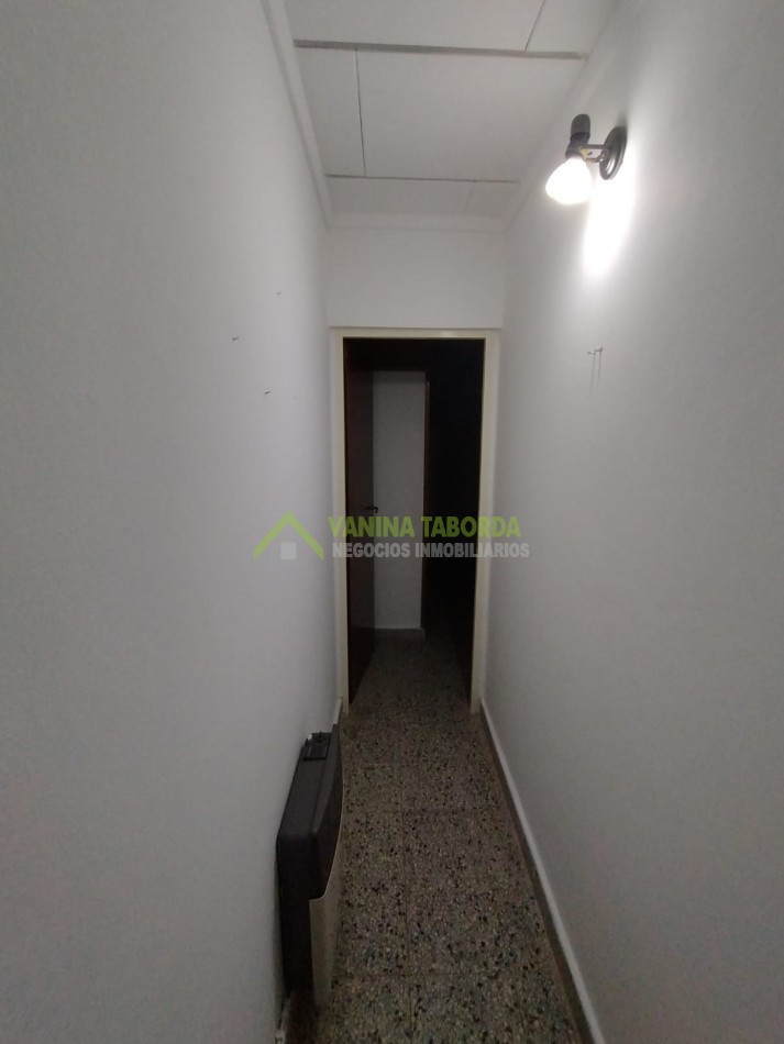Venta de Casa Amplia en zona Brown y Gdor Crespo.