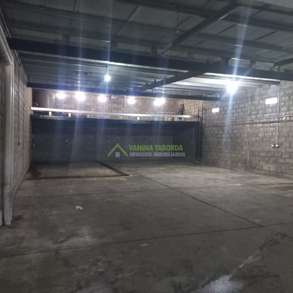 GALPON en Alquiler + Departamento- Zona Av. Churruarin y Acceso Norte