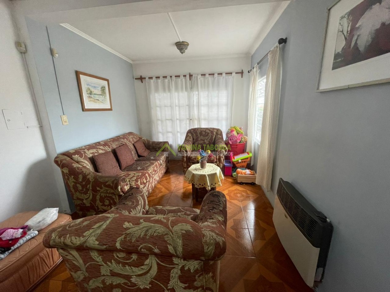 CASA EN  BARRIO ATRAA III, Tres dormitorios mas Local