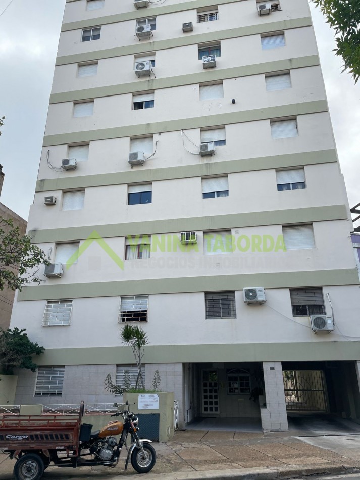 VENTA DE DEPARTAMENTO 2 DORMITORIOS Y COCHERA ZONA PARQUE .