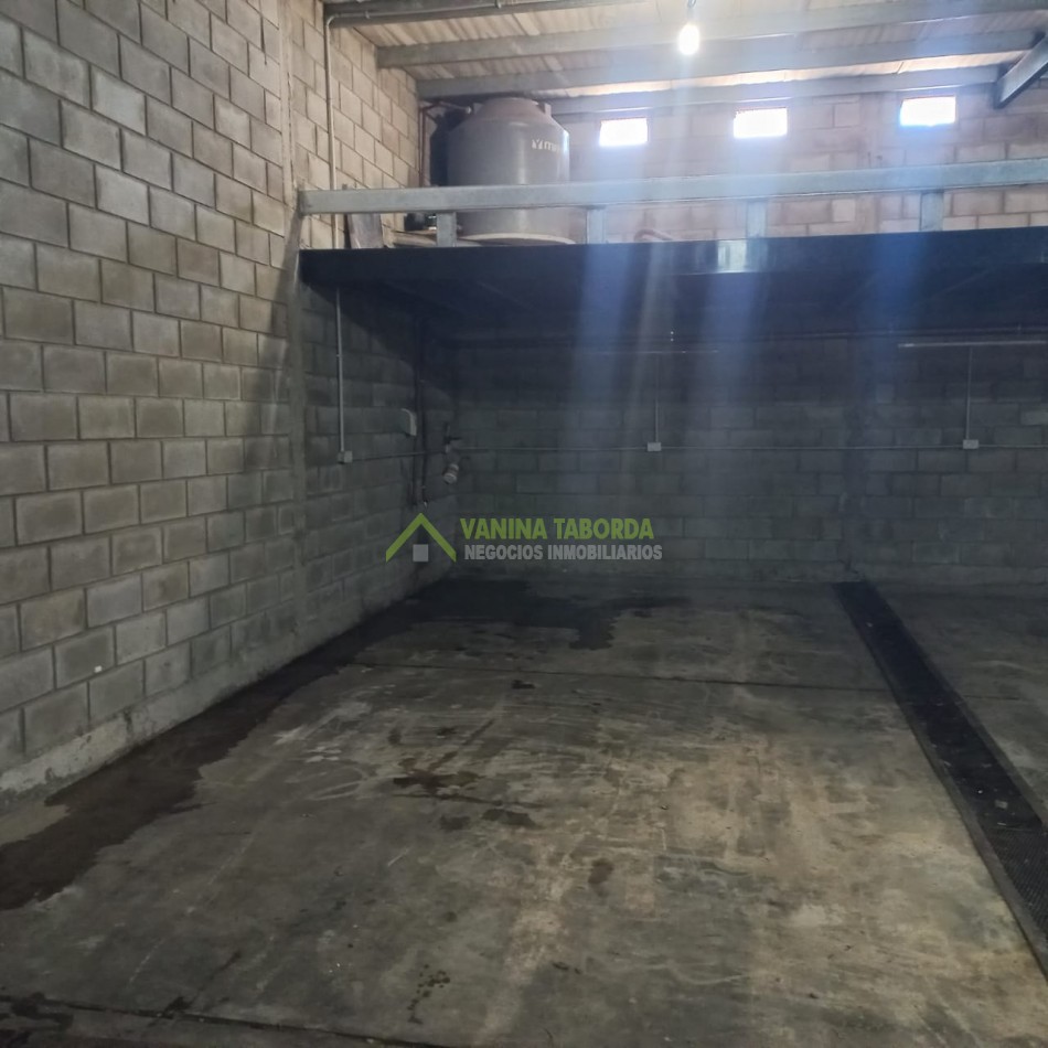 GALPON en Alquiler + Departamento- Zona Av. Churruarin y Acceso Norte