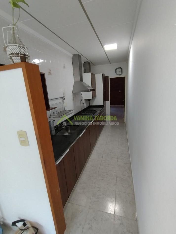 Venta de Casa Amplia en zona Brown y Gdor Crespo.