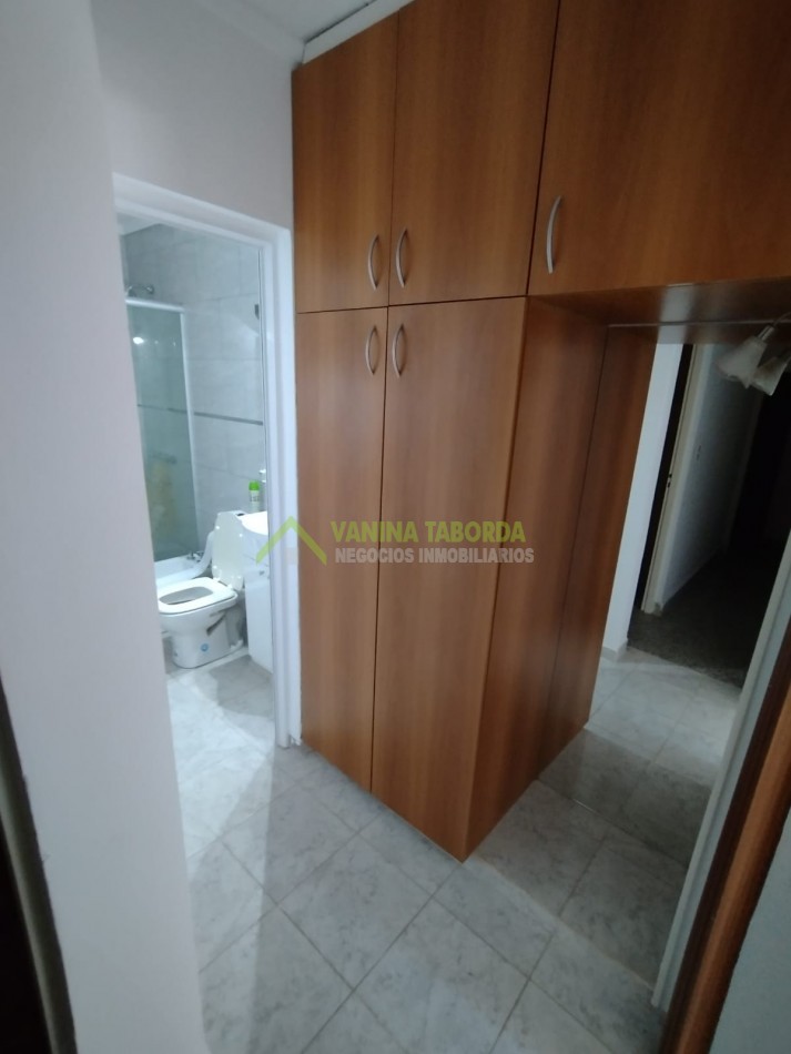 Venta de Casa Amplia en zona Brown y Gdor Crespo.