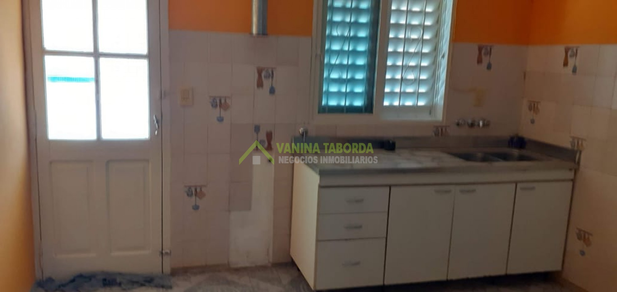 VENTA DE CASA 2 DORMITORIOS APTA A CREDITO.