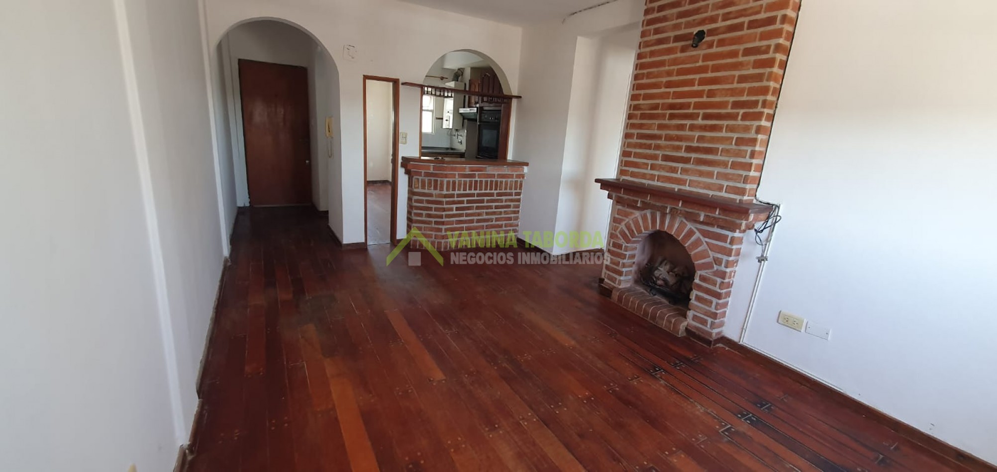 VENTA DE DEPARTAMENTO 2 DORMITORIOS Y COCHERA ZONA PARQUE .