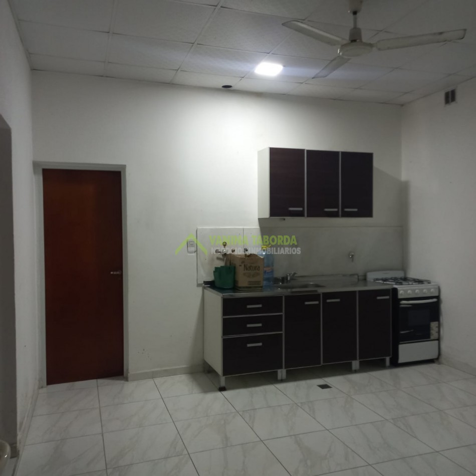 GALPON en Alquiler + Departamento- Zona Av. Churruarin y Acceso Norte