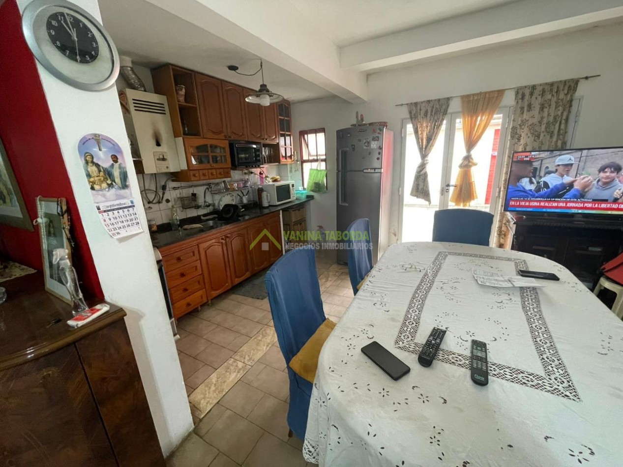 CASA EN  BARRIO ATRAA III, Tres dormitorios mas Local