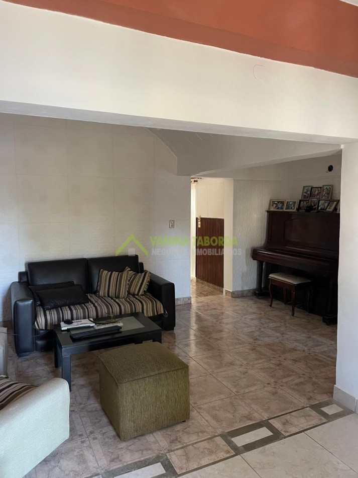 VENTA CASA AMPLIA, APTA CREDITO EN DIAMANTE