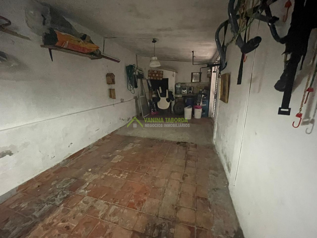 CASA EN  BARRIO ATRAA III, Tres dormitorios mas Local