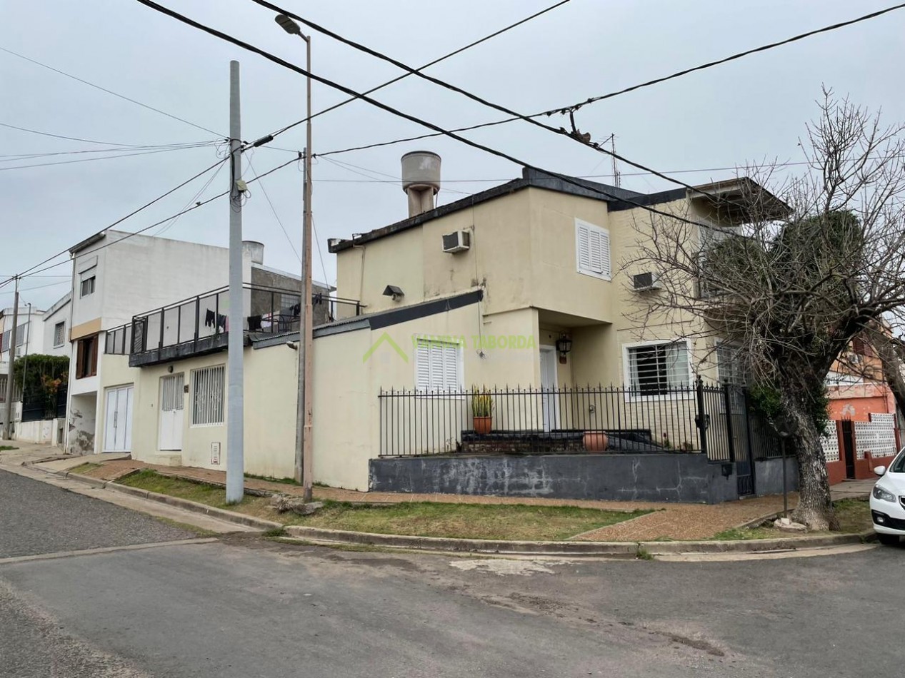 CASA EN  BARRIO ATRAA III, Tres dormitorios mas Local