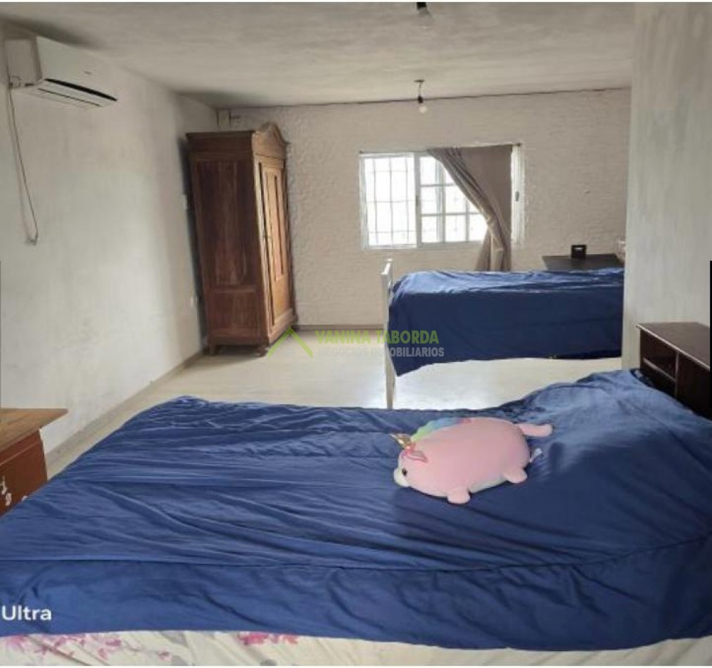 VENTA DE CASA DE 3 DORMITORIOS ZONA AEROPUERTO.