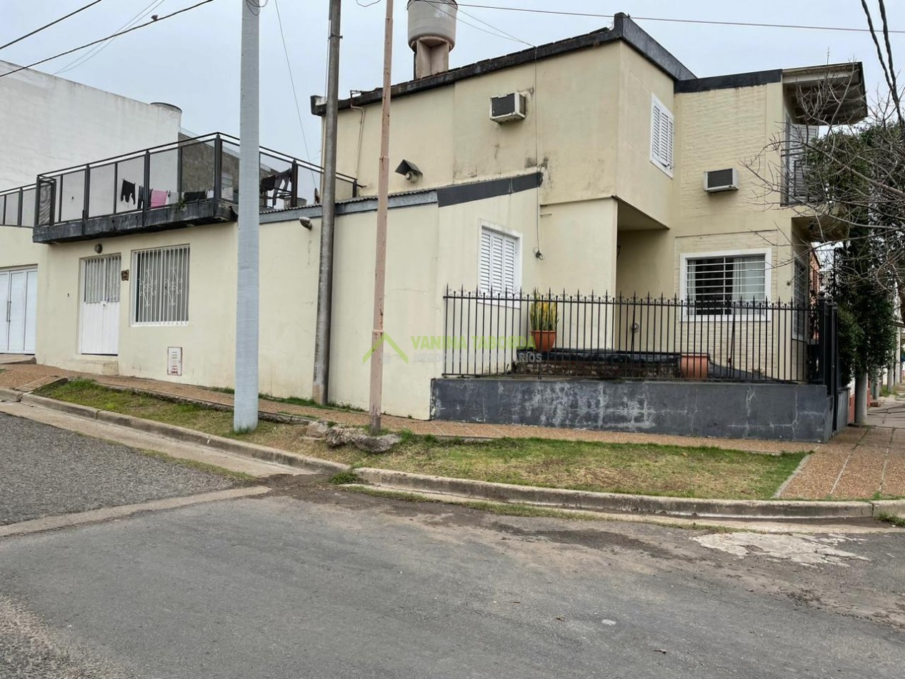 CASA EN  BARRIO ATRAA III, Tres dormitorios mas Local