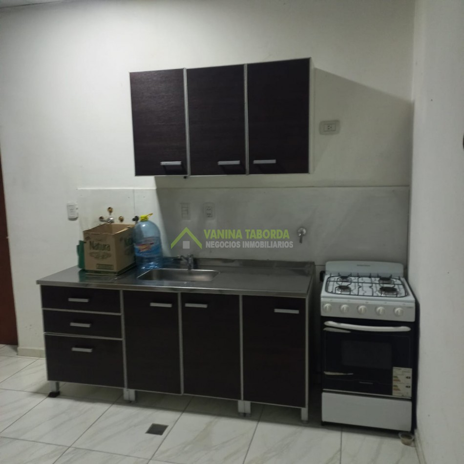 GALPON en Alquiler + Departamento- Zona Av. Churruarin y Acceso Norte