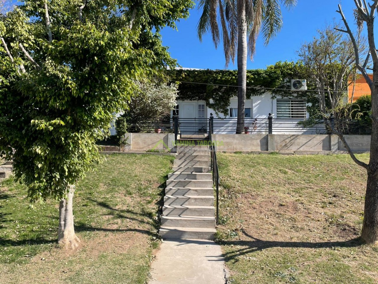 VENTA CASA AMPLIA, APTA CREDITO EN DIAMANTE