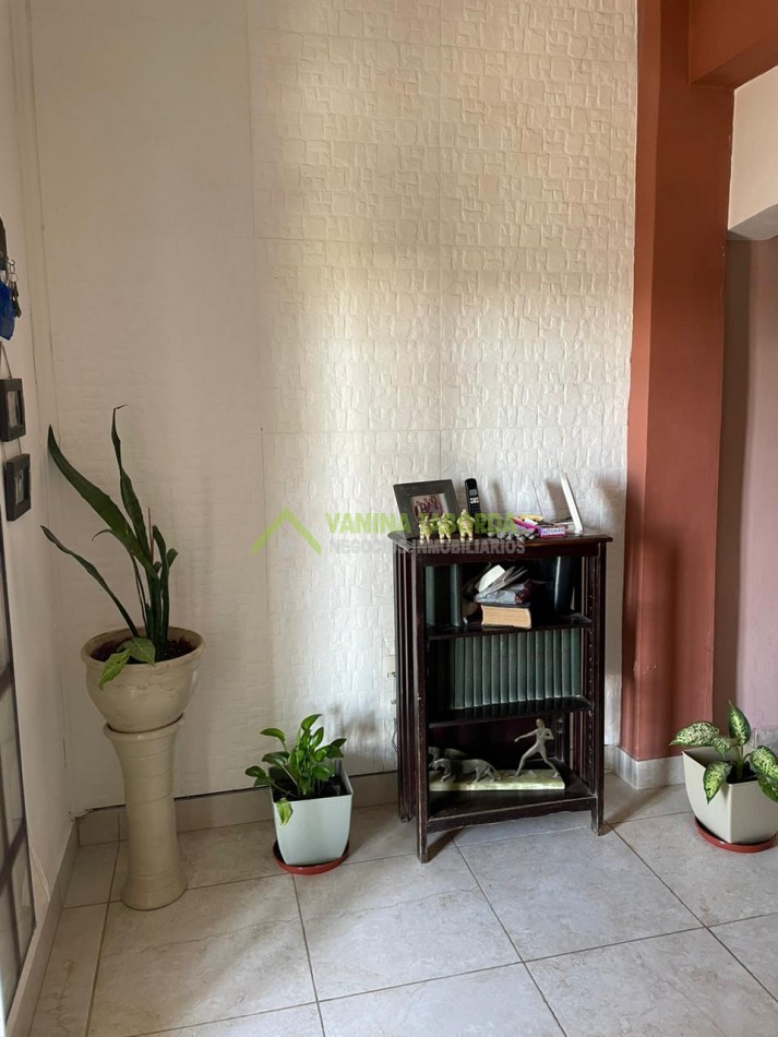 VENTA CASA AMPLIA, APTA CREDITO EN DIAMANTE