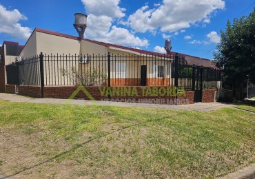 Venta de Casa Amplia en zona Brown y Gdor Crespo.