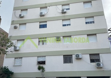 VENTA DE DEPARTAMENTO 2 DORMITORIOS Y COCHERA ZONA PARQUE .