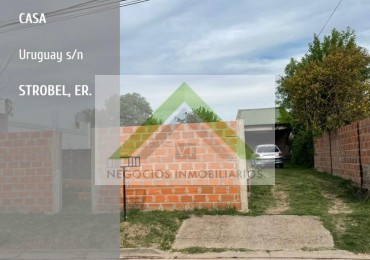VENTA DE CASA CON GRAN TERRENO- STROBEL